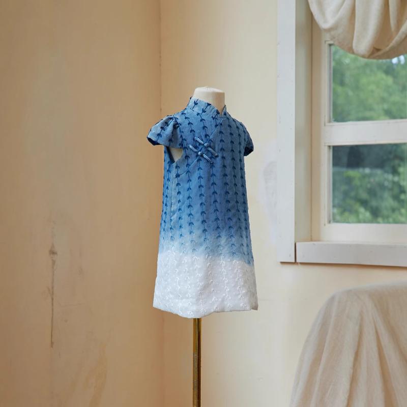チャイナドレス 女の子 手作り 絞り染め グラデーション 葉っぱ 刺繍 かわいい 新中華風 発表会 舞台 イベント 衣装 シフォン 綿 春夏 Aライン 青 ワンピース