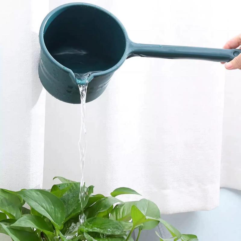 水ひしゃく 子供用 ロングハンドル プラスチック製 肉厚 キッチン 台所用品 ガーデニング 園芸用 植木 ..