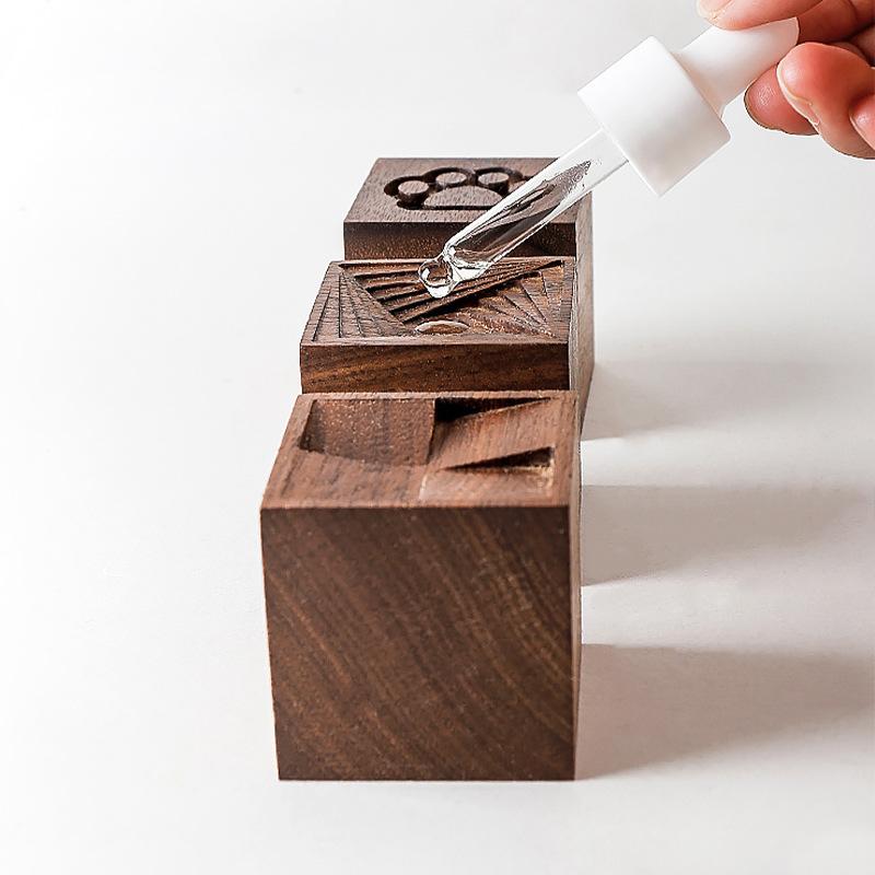 アロマディフューザー 正方形 キューブ型 木製 ウッド 天然木 室内用 精油 アロマオイル 揮発式 家庭用..