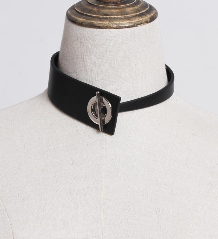 チョーカー レザー ブラック シルバーリング シンプル ミニマル スタイリッシュ 円形デザイン ショート..