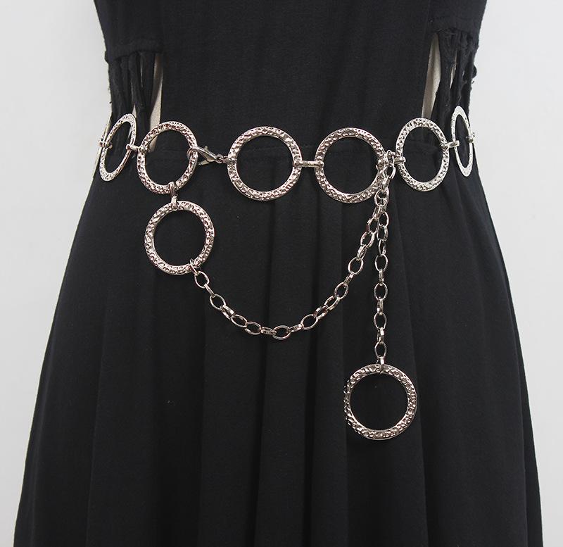 ベルト ウエストチェーン レディース メタル製 シンプル 大ぶり サークル リング ロングタイプ 欧米風 カジュアルスタイル おしゃれ 上品 スタイルアップ 細見え ワンピース ドレス パンツスタイル シルバー ゴールド