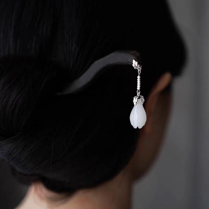 髪飾り 黒檀 木製 かんざし ヘアスティック 木蓮 花モチーフ 天然石 タッセル 中国風 レトロ クラシカ..