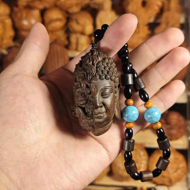 彫刻 インドネシア産 タラカン沈香木 仏魔一念 掌玩物 置物 ペンダントトップ 6cm 天然木 手彫り 新中..