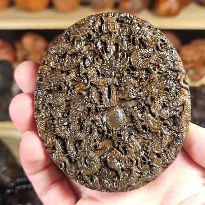 置物 インドネシア産 沈香木 九龍戯珠 精巧彫刻 オブジェ リビング 書斎 和室 玄関 飾り 木製 無垢材 工芸品 アジアンテイスト 新中式 縁起物 開運 高級感 重厚感