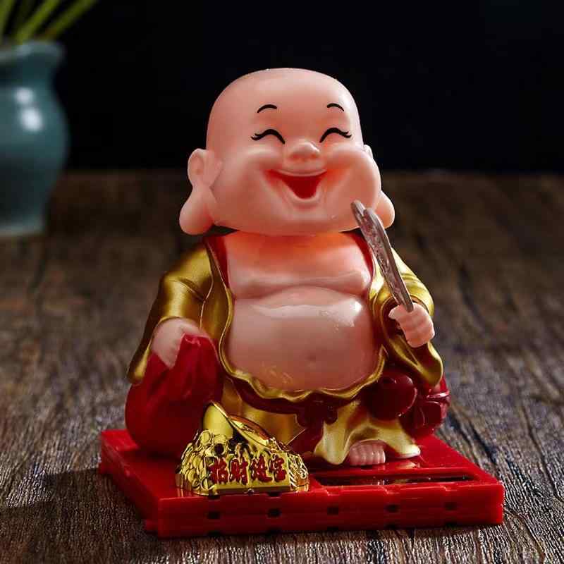 車用置物 ソーラー駆動 小坊主 木魚叩き 頷き 弥勒菩薩 扇子 フィギュア 車内装飾 カーアクセサリー ダッシュボード飾り ゴールド レッド 開運 縁起物 かわいい 癒し プラスチック製