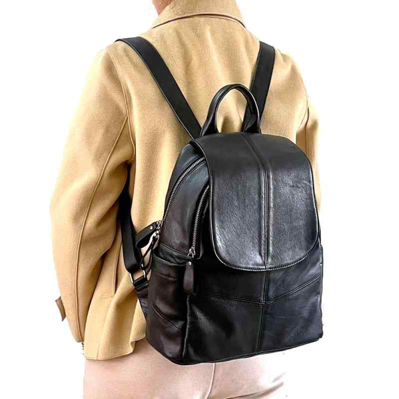 リュックサック バックパック レディース 本革 牛革 高級感 大容量 おしゃれ 普段使い カジュアル 通学 スクール風 ソフト ファスナー開閉 耐摩耗 防犯 切り替え ステッチ ブラック