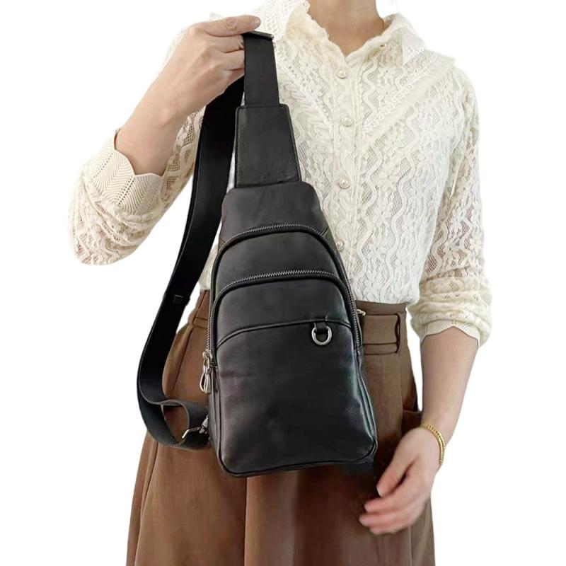 ボディバッグ メンズ 本革 牛革 レザー ワンショルダー 斜め掛け スタイリッシュ 欧米風デザイン 大人カジュアル デイリーユース 普段使い 収納力 耐摩耗性 防犯 ブラック 黒 秋冬