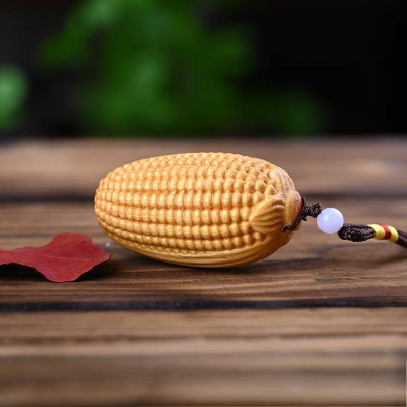 チャーム 男女兼用 ツゲ 木彫り トウモロコシ 金運招来 富貴繁栄 縁起物 車用 カーアクセサリー バッグ 鞄 リュック 吊り飾り 精巧 手持ち オーナメント オリエンタルデザイン