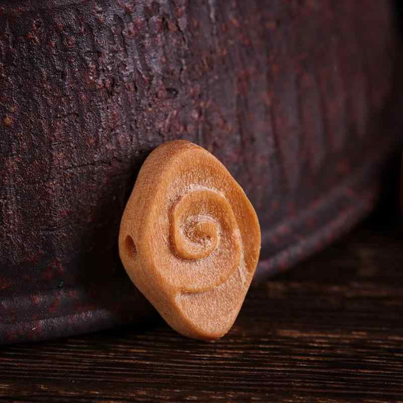 アクセサリー サンダルウッド 白檀 祥雲 彫刻 ミニ ペンダント 置き物 手作り キーホルダー バッグチャーム デスク飾り 天然木 お守り