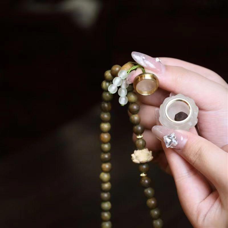 ブレスレット 男女兼用 緑檀 蓮 香袋 サシェ 8mm 二重巻き 天然木 ウッドブレスレット 蓄光 アロマ対応 和風 アジアンテイスト 開運 お守り ヒーリング 数珠 腕輪