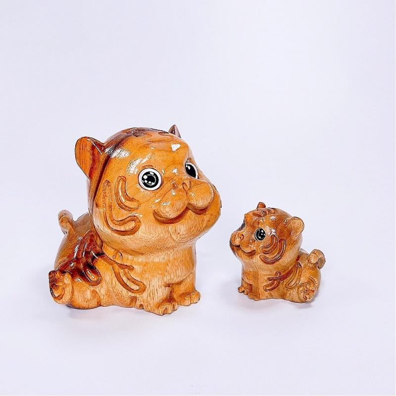 置物 クスノキ 花梨木 虎 彫刻 手作り 工芸品 ミニ 木製 漆塗り 漂漆仕上げ かわいい オブジェ インテ..