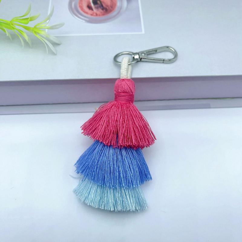 キーホルダー レディース ボヘミアン エスニック 3層 タッセル 刺繍 バッグチャーム キーリング 車内ア..