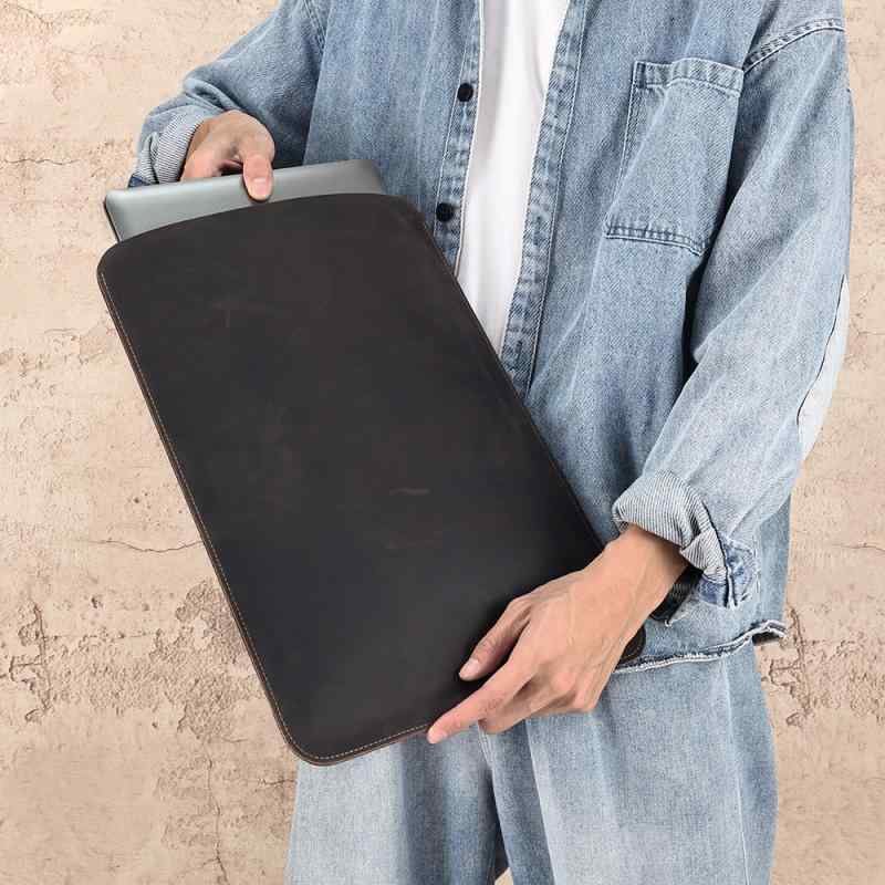 PCインナーケース 本革 クレイジーホースレザー 縦型 ノートPC タブレット iPad 保護ケース 牛革 耐久性 耐摩耗 ブラウン ビジネス 通勤