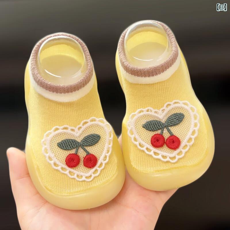 ベビーシューズ 女の子 幼児用 秋冬 ファーストシューズ ソックスシューズ ソフトソール レース チェリー ハート柄 室内履き 滑り止め コットン ピンク ブルー イエロー グリーン プリンセス 3