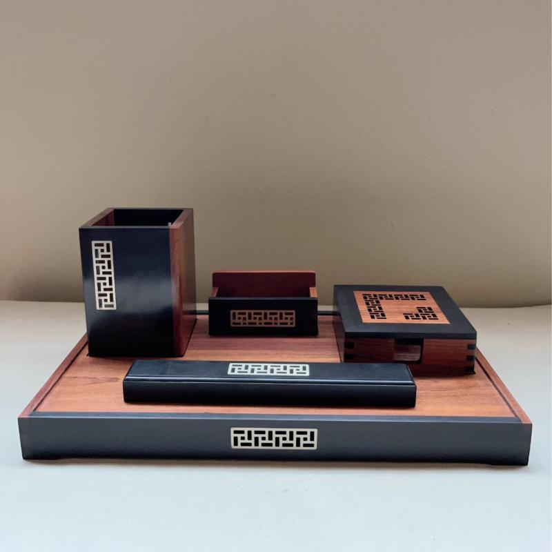 ペン立て 紫檀 無垢材 天然木 高級感 おしゃれ デザイン 和風 クラシック オフィス文具 デスク用品 筆..