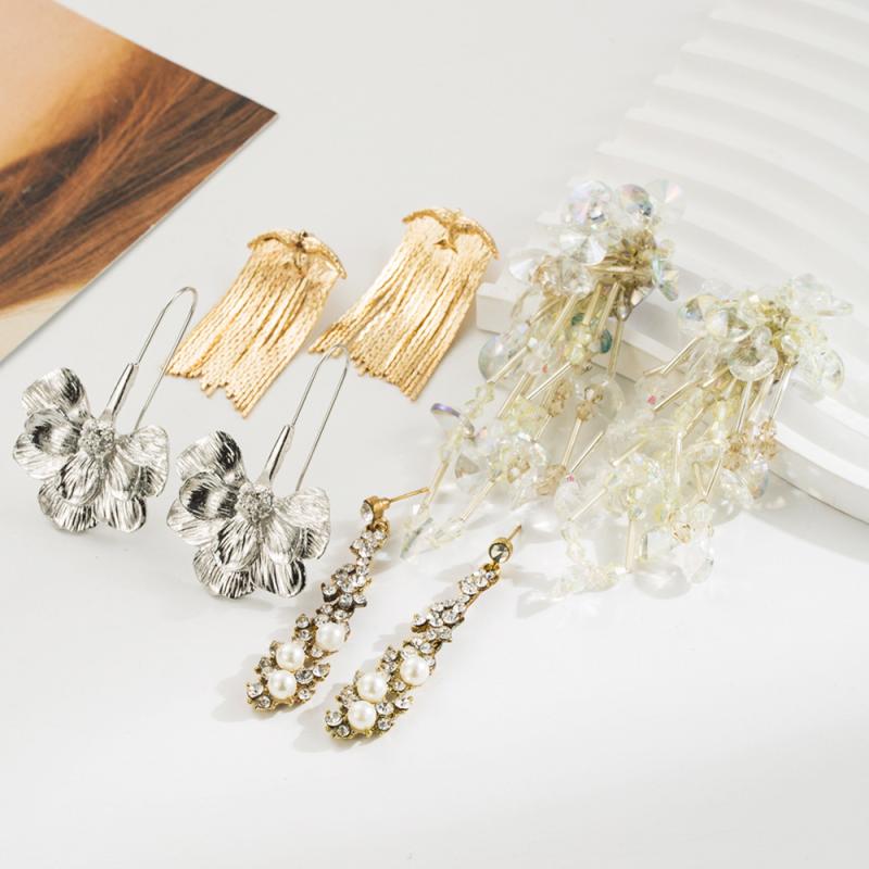 楽天花りぼんピアス レディース 欧米風 上品 高級感 フリンジ クリスタル 合金 ジルコニア 埋め込み トレンド 万能 普段使い カジュアル ファッション 通勤