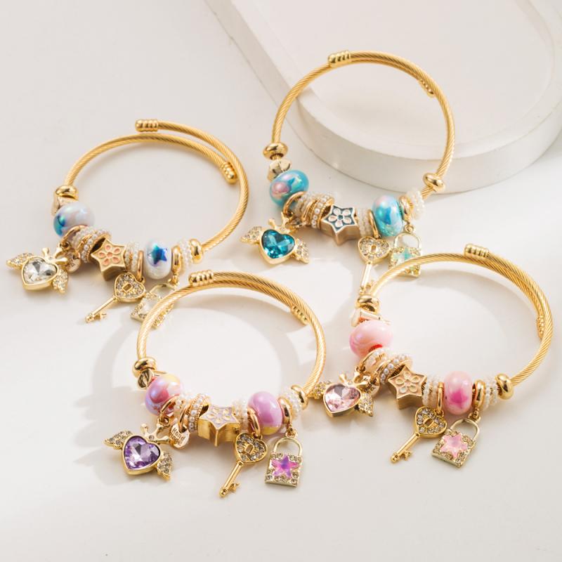 ブレスレット レディース 欧米風 個性的 DIY ハートチャーム キーチャーム 合金製 電気メッキ加工 カラフル カップル ペア オフィス カジュアル 普段使い