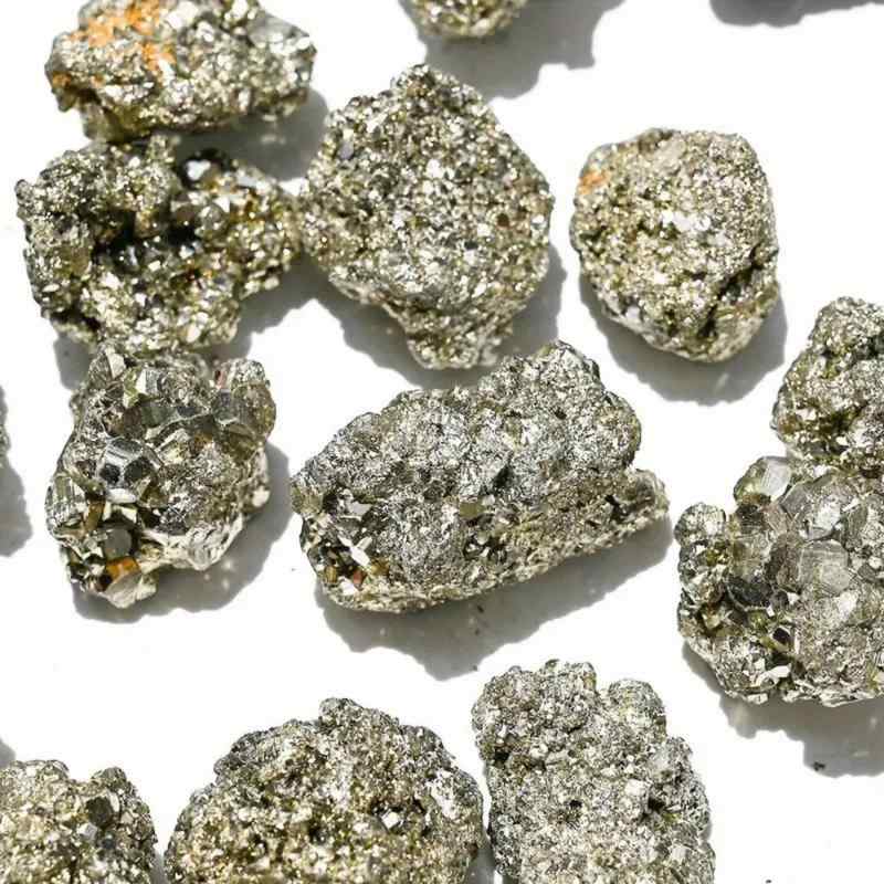 水晶原石 天然 黄鉄鉱 黄銅鉱 愚者の金 鉱物 宝石 金属 希少 未研磨 幾何学的 教育 学習 研究 標本 インテリア 置物 浄化 パワーストーン ディスプレイ コレクション オブジェ