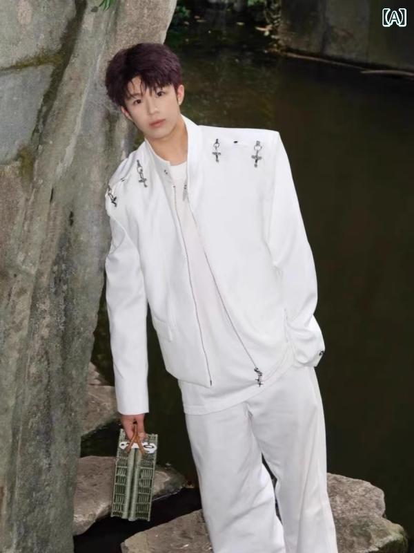 ジャケット メンズ リキッドメタル風 光沢感 スタンドカラー ジップアップ 肩パッド バックル ルーズフィット ゆったり 防風 ポリエステル スーツ生地 カジュアル ストリートファッション 秋冬 白 黒