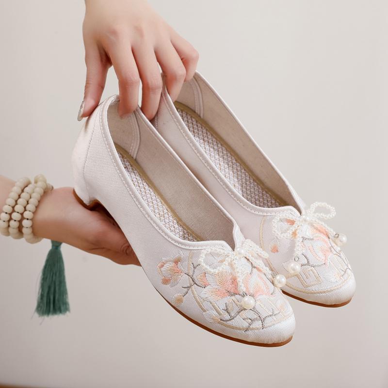 靴 シューズ レディース 古風 布製 刺繍 パンプス 花柄 ミドルヒール 太ヒール ポインテッドトゥ 浅履き ローカット 軽量 通気性 春夏秋 チャイナドレス 漢服 普段使い カジュアル