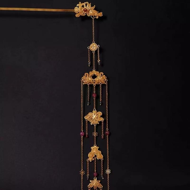 髪飾り かんざし ヘアスティック 純銅 金メッキ フィリグリー 花モチーフ ロングタッセル 宮廷風 レトロ ヴィンテージ 漢服 中国伝統衣装 馬面スカート