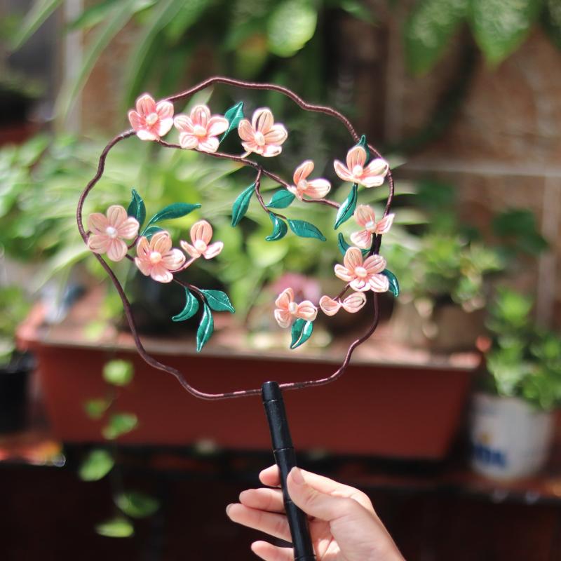 団扇 古風 中華風 組紐細工 手作り 梅の花 杏の花 パール飾り アクセサリー 漢服小物 レトロ調 写真撮..