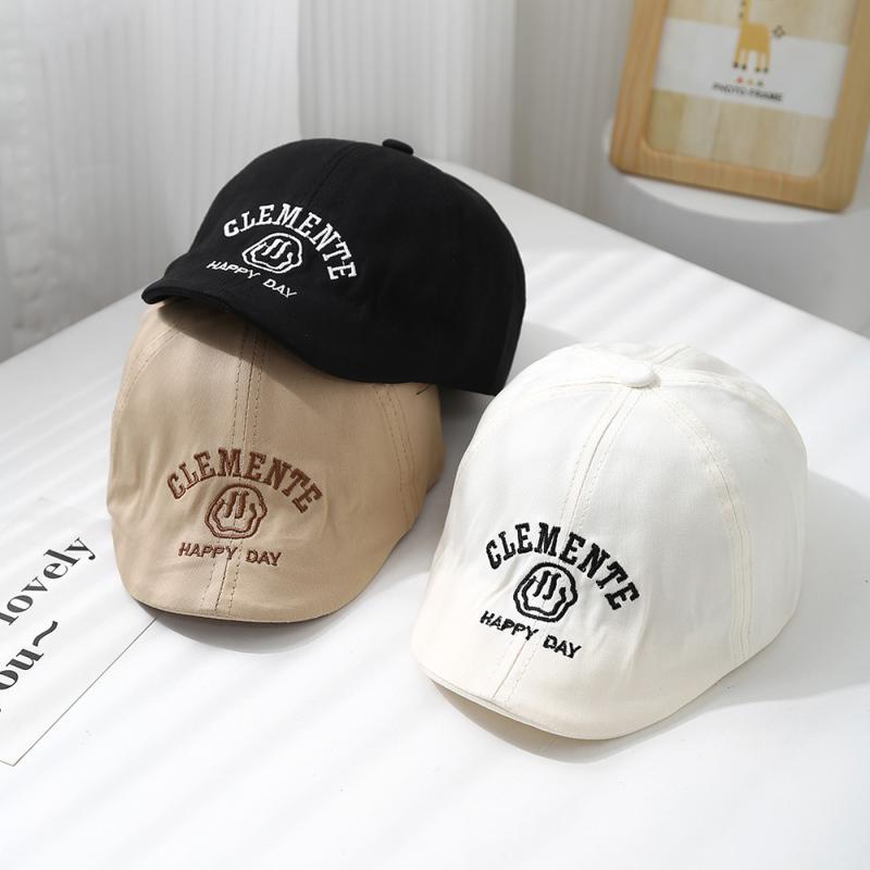 ・カテゴリ: ベレー帽・カラー展開: ブラック、ベージュ、カーキ、コーヒー、ブルー・サイズ: 頭囲52-54cm（4-6歳向けフリーサイズ）・つばの形: ショートブリム・トップ形状: ラウンド・機能: 日よけ・主な素材: 綿96%以上・スタイル: 個性的・デザイン要素: 形状、柄