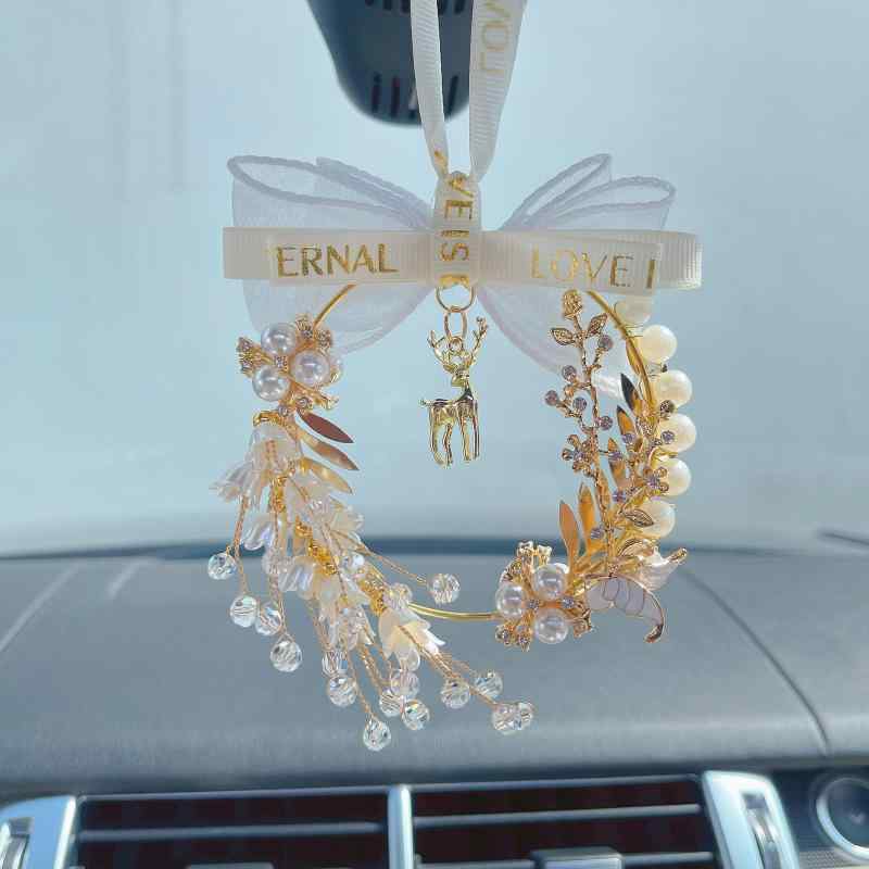 カーアクセサリー 吊り下げ飾り スズラン 花 クリスタル ラインストーン 鹿モチーフ フラワーモチーフ ..