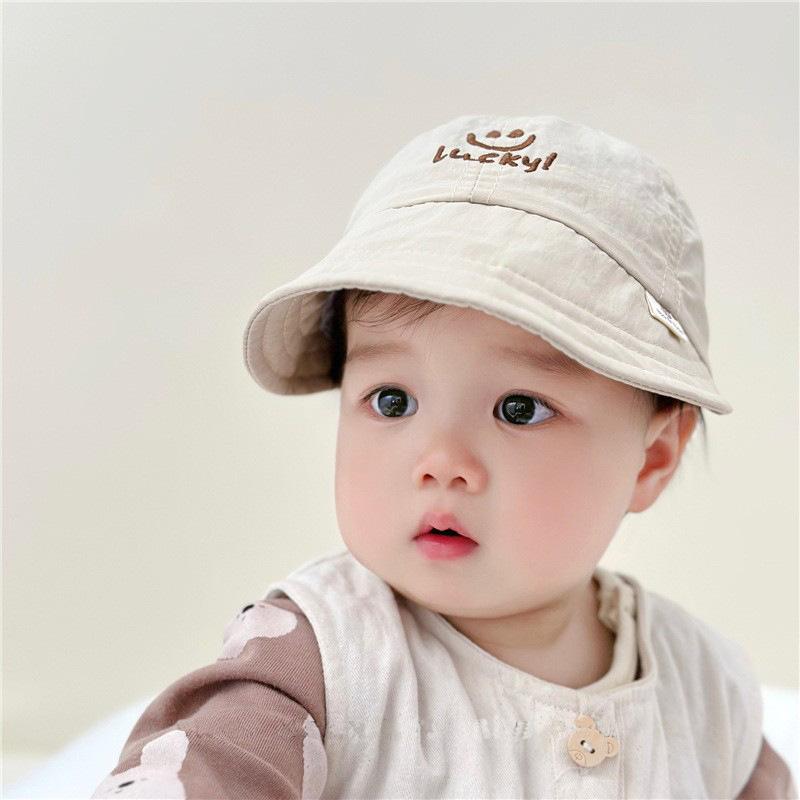 帽子 ベビー 赤ちゃん用 キャップ 夏 薄手 速乾 日よけ UVカット 紫外線対策 スマイル刺繍 顔カバー フェイスカバー シンプル カジュアル ワイドブリム