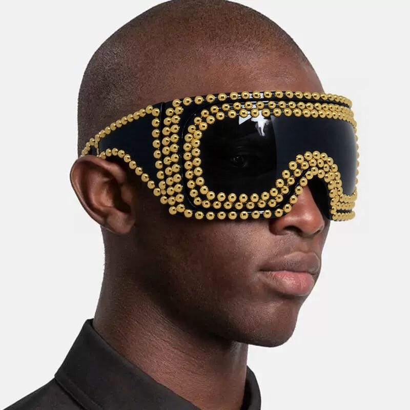 サングラス メンズ レディース 超ビッグフレーム スクエア型 リベット付き 一体型シールド PC素材 UV400 紫外線対策 パンク ヒップホップ ジェンダーレス おしゃれ 旅行 アウトドア ストリート パーティー イベント