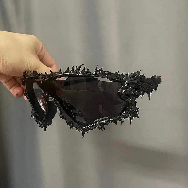 サングラス メンズ 個性的 サイバーパンク 欧米風 ストリート ダーク系 変形フレーム UV400カット PC素材 ブラックレンズ