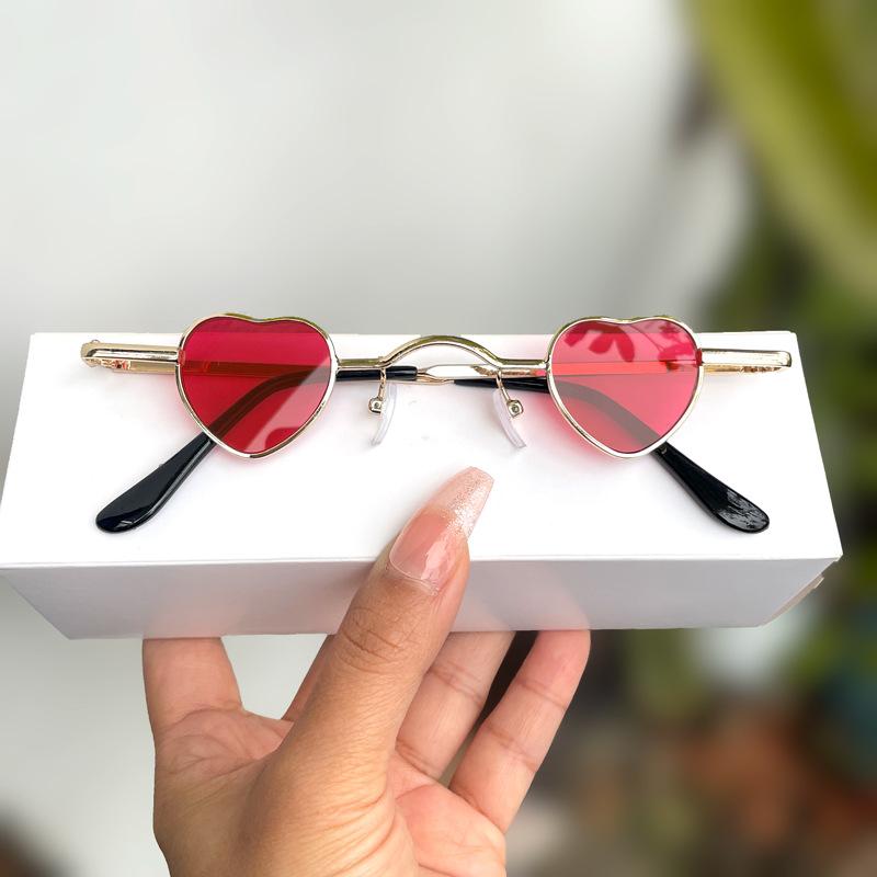 サングラス 親子兼用 ユニセックス ハート型 UVカット UV400 紫外線対策 ファッション小物 写真映え ド..
