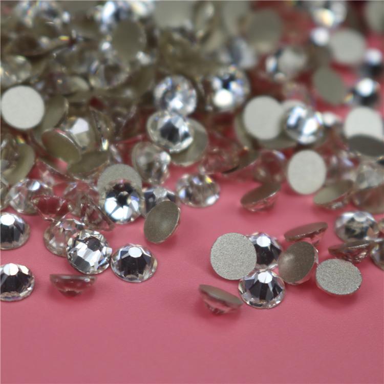 ネイルパーツ ラインストーン フラットバック クリスタルガラス 高輝度 多面カット ゴールド台座 ホワイト ABオーロラカラー ネイルアートデコレーション