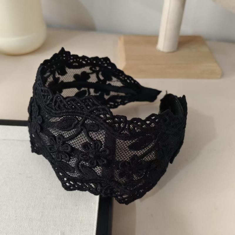 カチューシャ レディース 幅広 レース 布製 白髪隠し おしゃれ 刺繡 透かし模様 小花柄 ヘアバンド 上..