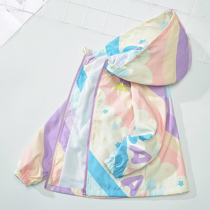 ウィンドブレーカー キッズ ジュニア 女の子 薄手 春夏秋 フード付き 長袖 ジップアップ スポーツ カジ..