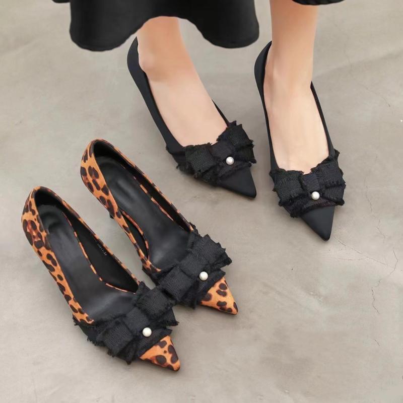 靴 パンプス レディース フレンチスタイル ポインテッドトゥ 細ヒール 8cm リボン シンプル オフィス ビジネス 通勤 デイリーユース 牛革スエード ブラック ヒョウ柄 無地 レザー 本革 ラバーソール(x2)(4)