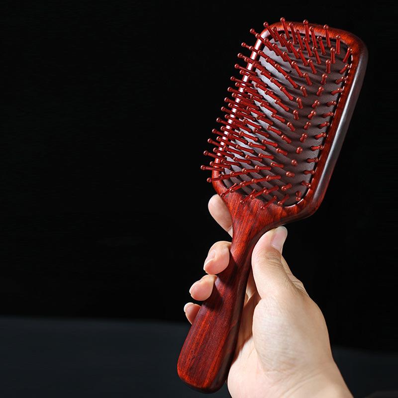 クッションブラシ レディース エアクッションマッサージ 天然木 白檀 無垢材 ボリュームアップ ふんわり 大型 ワイド 頭皮ケア 家庭用 普段使い 赤色 お祝い 縁起物