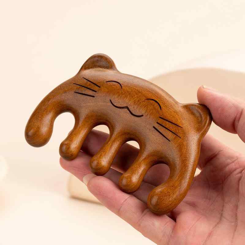 マッサージコーム 緑檀木 金糸檀 天然木 猫モチーフ かわいい 五本指 丸い先端 頭皮ケア 頭皮マッサージ 経絡 ツボ押し 血行促進 リフレッシュ 木製ブラシ 上質