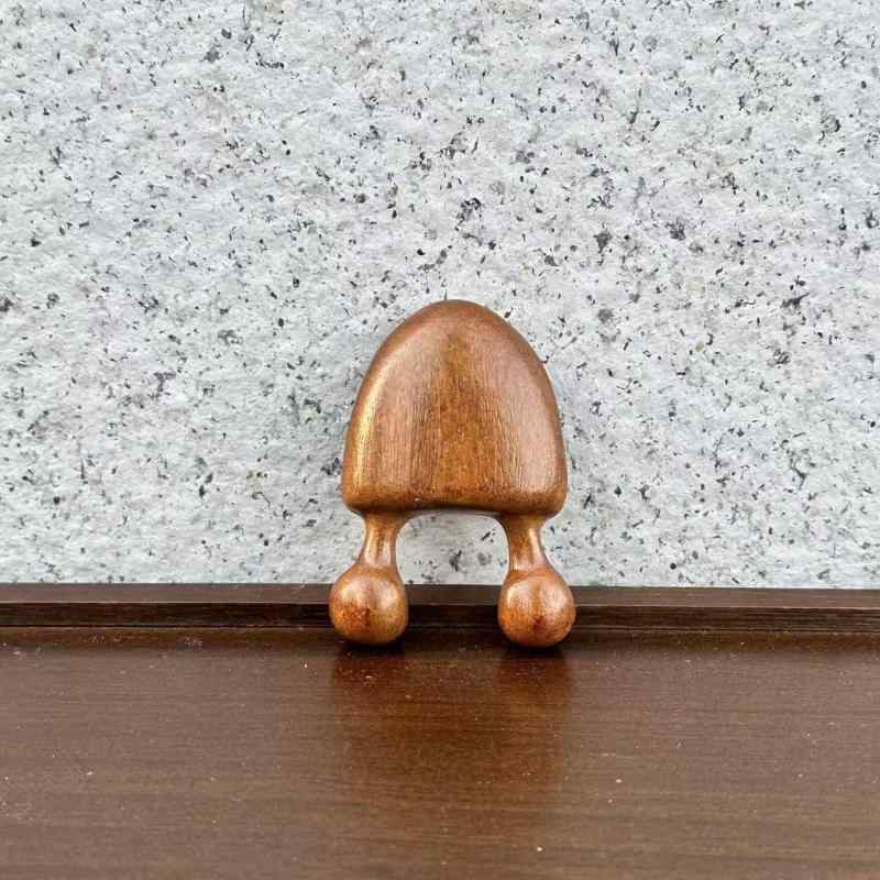 コーム 金糸白檀 木製 カエルモチーフ 2点指圧ヘッド 頭皮マッサージ 経絡ケア 血行促進 ボリュームア..