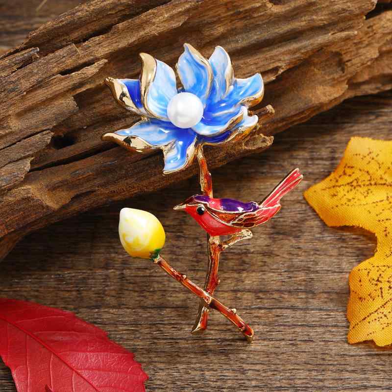 ブローチ 男女兼用 レトロ 蓮の花 パール フラワーモチーフ 上品 アンティーク調 襟元留め チャイナド..