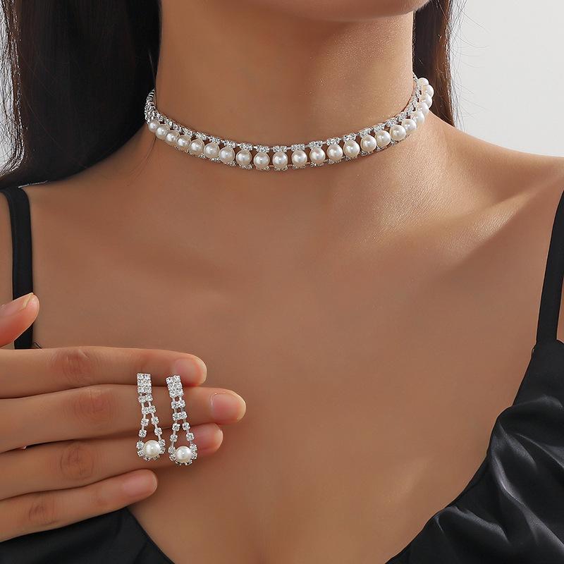 ネックレス ピアス セット レディース 欧米風 フェイクパール ラインストーン フラワーモチーフ 鎖骨チョーカー ピアス ドレス フォーマル 結婚式 パーティ お呼ばれ 上品 エレガント 華やか シンプル 万能