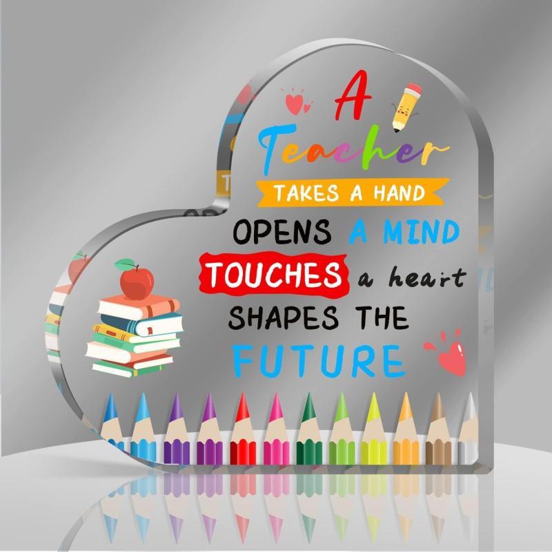 置物 アクリル ハート型 透明 クリア モダン シンプル 卓上 オーナメント 多種多様デザイン 先生へのプレゼント 教師用ギフト 新学期 感謝 プリント装飾(x2)