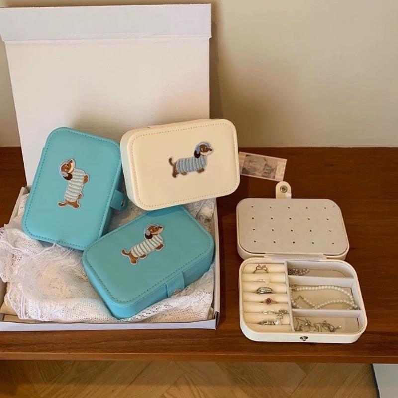 ジュエリーボックス ダックスフンド キャラクター インスタ風 かわいい 刺しゅう 大容量 イヤリング ピアス ネックレス アクセサリー 収納ケース レザー調 携帯用