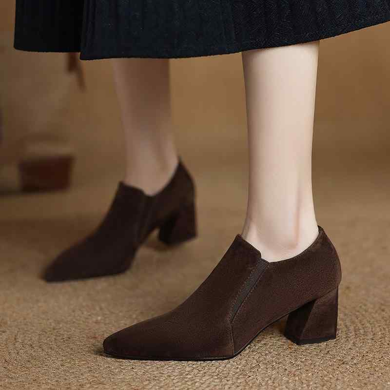 パンプス レディース 大きいサイズ 羊革スエード ポインテッドトゥ 深め履き口 ミドルヒール 太ヒール チャンキーヒール オフィス ビジネス 通勤 普段使い シ...