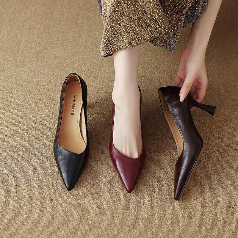靴 パンプス レディース 大きいサイズ ポインテッドトゥ 浅履き 太ヒール 羊革 本革 スリッポン フレンチ 通勤 オフィス ビジネス 普段使い 春秋 ブラック...