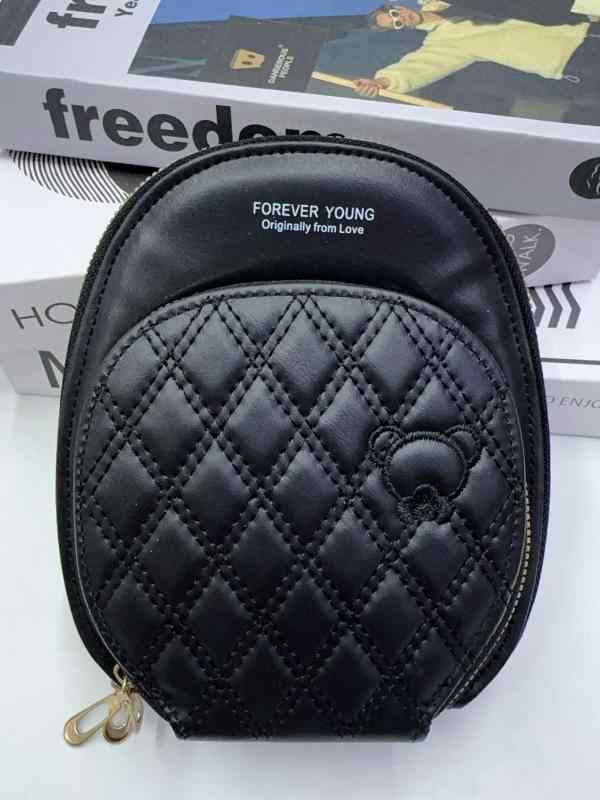 スマホショルダー レディース オーバル型 ウォレットバッグ 多機能 大容量 斜め掛け 肩掛け ミニポーチ PUレザー ファスナー開閉 普段使い 旅行 春夏