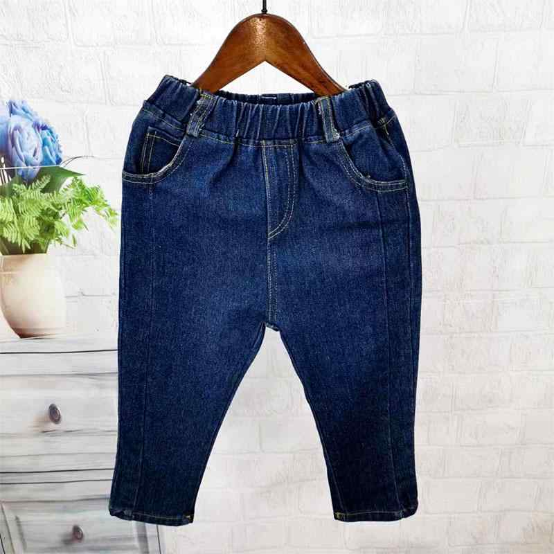 ・カテゴリ: 子供用パンツ・スタイル: 韓国風・主な素材: 綿78%・丈: 長ズボン・タイプ: カジュアルパンツ・対象性別: 男の子・対象年齢: 3〜8歳（身長100〜140cm）・生地加工: ソフト加工・柄: 無地・デザイン要素: スポーツ、トレンド・ウエスト: ミドルウエスト・ウエスト仕様: ゴム・カラー展開: ブルーデニム、ブルーペイントダメージデニム・サイズ展開: 90cm、100cm、110cm、120cm、130cm