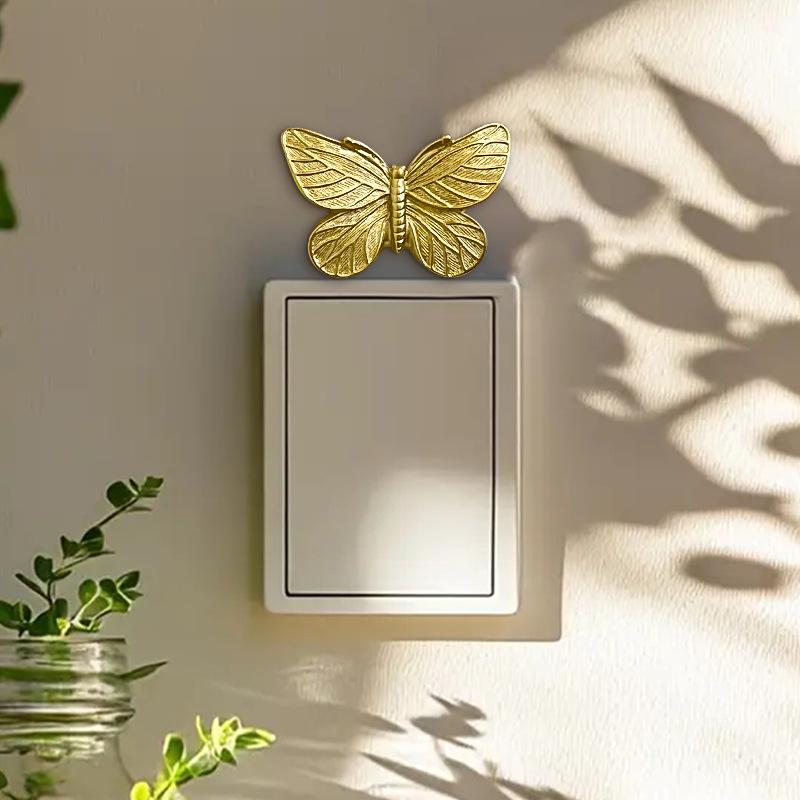 スイッチカバー ヨーロピアン レトロ アンティーク 樹脂製 ゴールド 蝶々 バタフライ 月形 ムーンモチ..