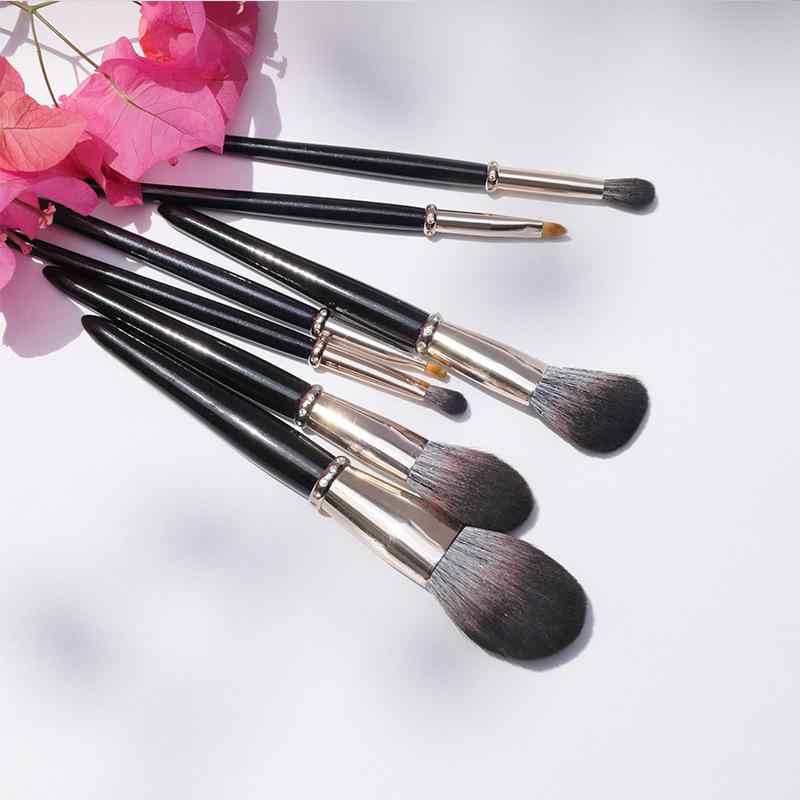 メイクブラシ レディース ブラック 7本セット ジルコニア 人工毛 木製ハンドル 長柄 プロ仕様 初心者向..