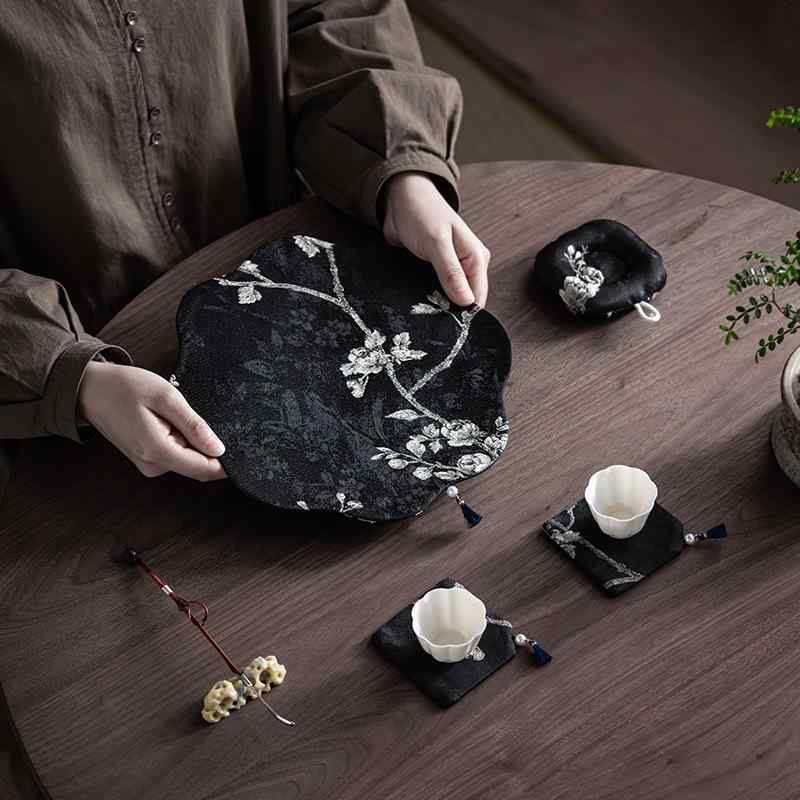 茶道用品 ネオチャイニーズ レトロ 純黒 ブラック 錦織 白梅刺繍 厚手 布製 茶席マット ティーマット ..